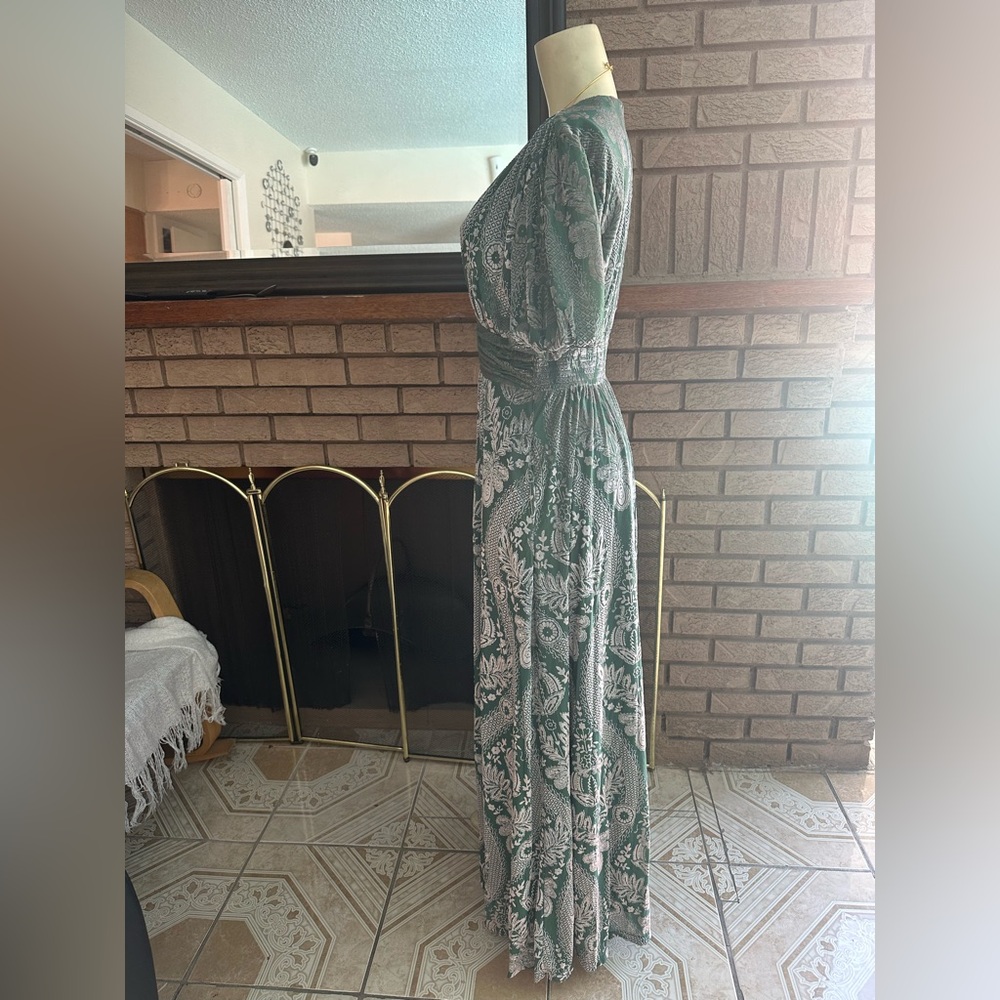 Baltic Born Elegant Green Patterned Maxi Dress - Picture 5 of 9